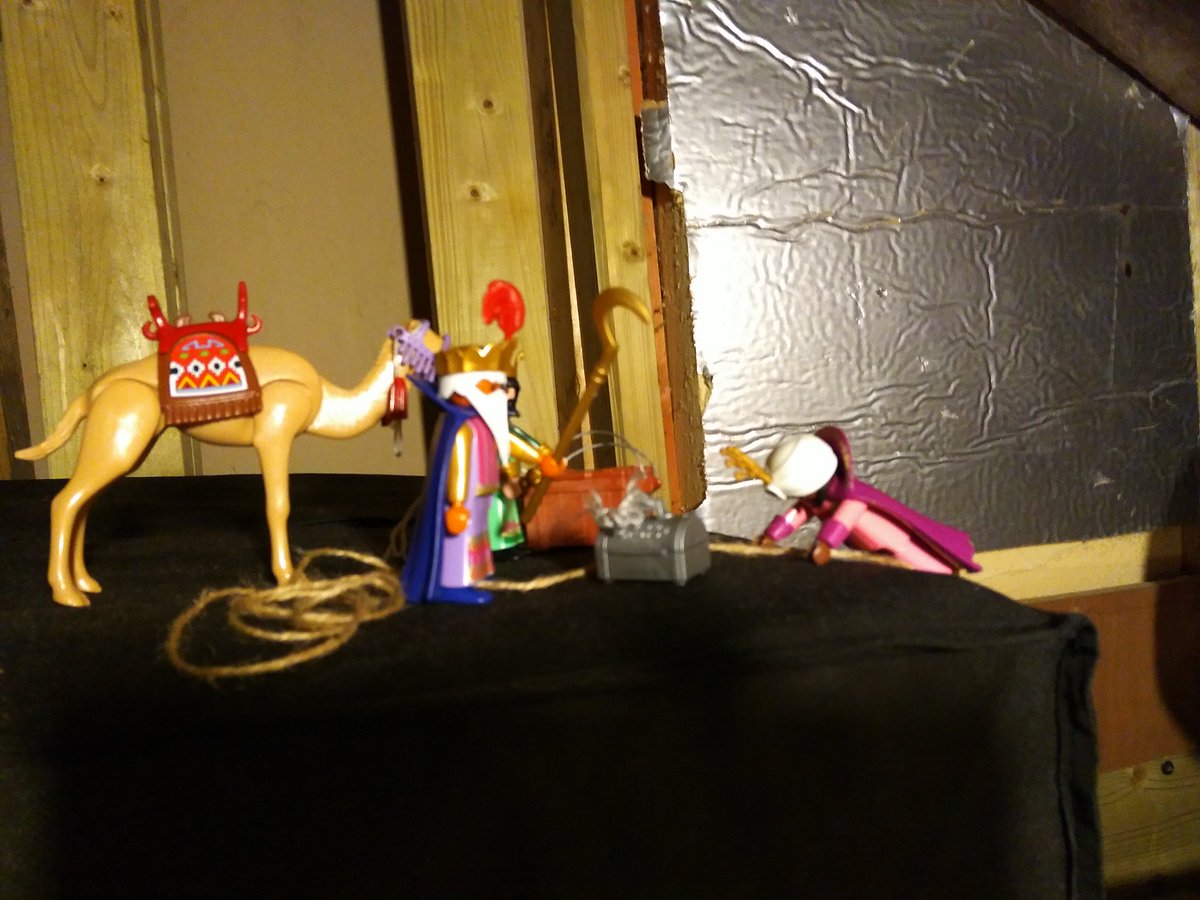 fionakclark's tweet photo. Day 5:
And now the kings are climbing down, hoping to reach the floor
But they're still in the loft, so their progress has been poor
They keep each other company, as they journey on and on
When they feel their spirits getting low, they burst into song

#FollowThatStar
(1/2) https://t.co/dnBEB3YZB1