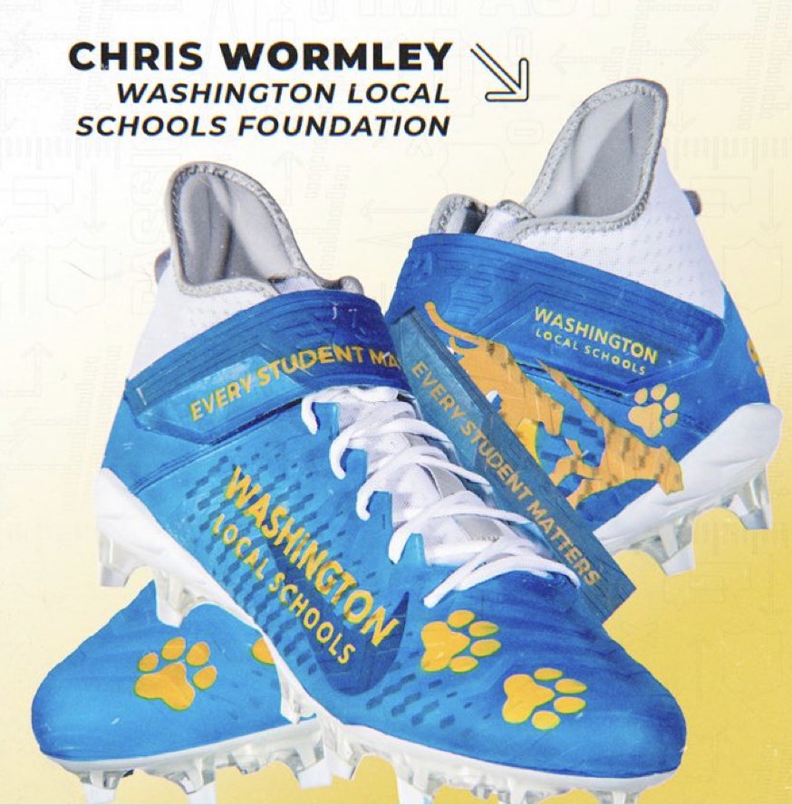 JordanStrack's tweet photo. Toledo native &amp; current Pittsburgh Steelers defensive lineman Chris Wormley will be wearing these cleats today for Washington Local Schools.

Pretty freaking cool. https://t.co/UwW2Lygpv2