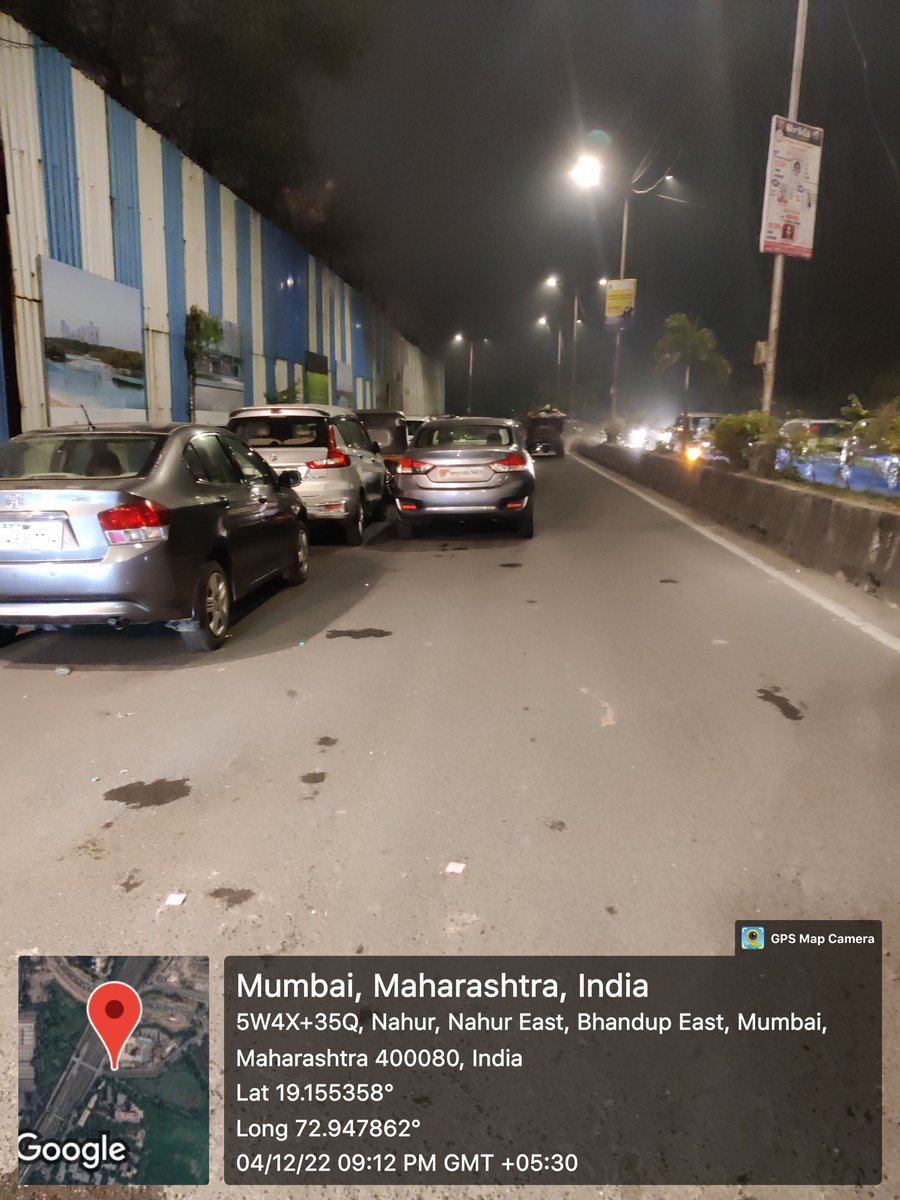 iBN8454's tweet photo. The function is there at harishchandra dadu kopakar Marg road no parking board is there on the road full traffic double parking is on the road no rules and regulations follow by them or event team @sarikapawar5555 @MumbaiPolice @mumbaitraffic @manoj_kotak https://t.co/STrpUb6BmH