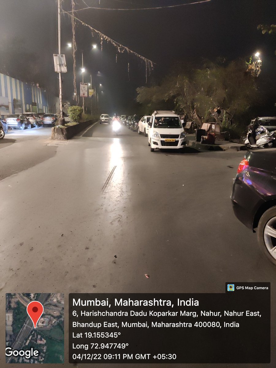 iBN8454's tweet photo. The function is there at harishchandra dadu kopakar Marg road no parking board is there on the road full traffic double parking is on the road no rules and regulations follow by them or event team @sarikapawar5555 @MumbaiPolice @mumbaitraffic @manoj_kotak https://t.co/STrpUb6BmH