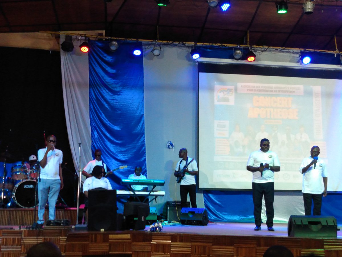 MawoussiL's tweet photo. Venez apprécier les #talents et #potentiels musicaux de personnes handicapées en particulier des Happy brothers,tous porteurs de handicap #visuel.
Que de belles #sonorités musicales et de spéciaux timbres vocaux.
Rien le l'Art.
@LidiBessi
@jojofiertE @DidierKissode
@Handihardi21 https://t.co/SqSOhSTrIF