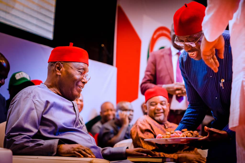 Ubangaree28's tweet photo. Vote for PDP. 

Vote for the Recovery Team.

Vote for Peace &amp; Prosperity.

Let's join hands with Atiku-Okowa to #RecoverNigeria https://t.co/5JQLJE3VJs