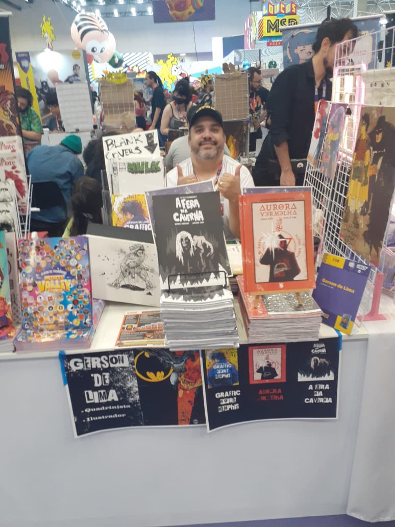 theimmigrantart's tweet photo. Chega junto no ultimo dia de @CCXPoficial . MESA C08, tem@muita coisa legal e cheia de brindes! Parceria com a @ComicsnSign para blank covers maravilhosas! Tem lançamentos especias! #ccxp #artistvalley #art #vaiserepico https://t.co/7EPQ5tczYm