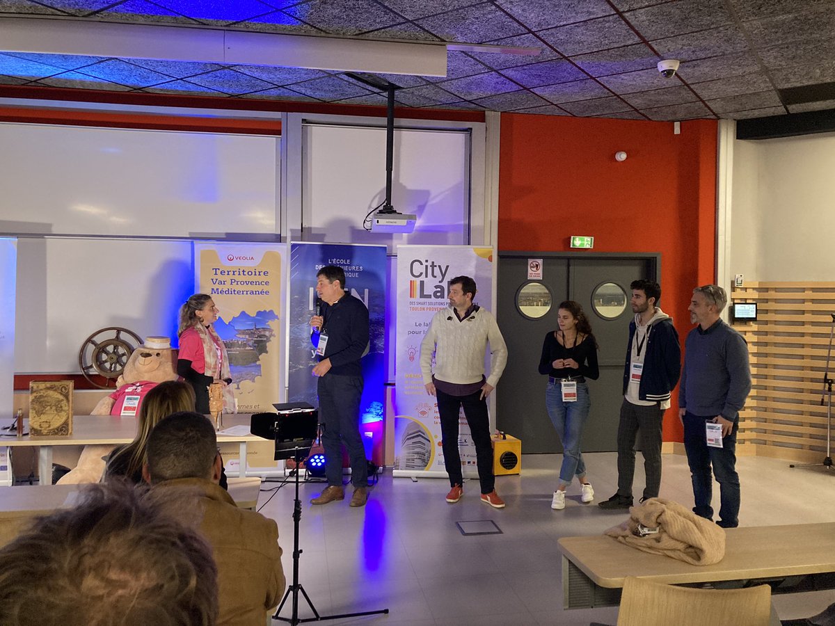 4ème prix 🥇 : remis par <a href="/Veolia/">Veolia</a> à Aquabell ! #oceanhack