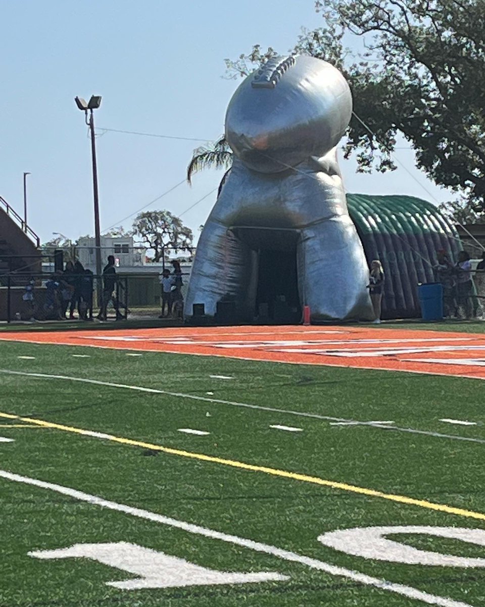 OCTitanTv's tweet photo. Titan TV along with Qwikcut video providing Live Stream service for Florida Elite Super Bowl! Senior Adam black on the play by play for 5 games today! https://t.co/vvACXAq0ot