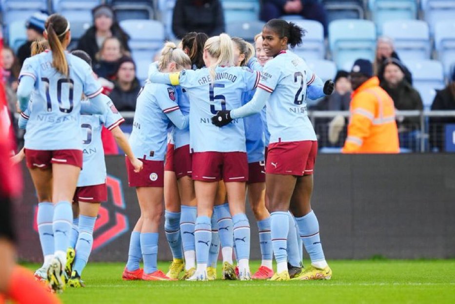 FINAAAAAAAL

Man City 3-1 Brighton

Con goles de Julie, Laura y un autogol, vencemos a este duro rival en casa. Todos los focos para la conti cup este miércoles ante el Liverpool.

VAMOS CITYYY 💙