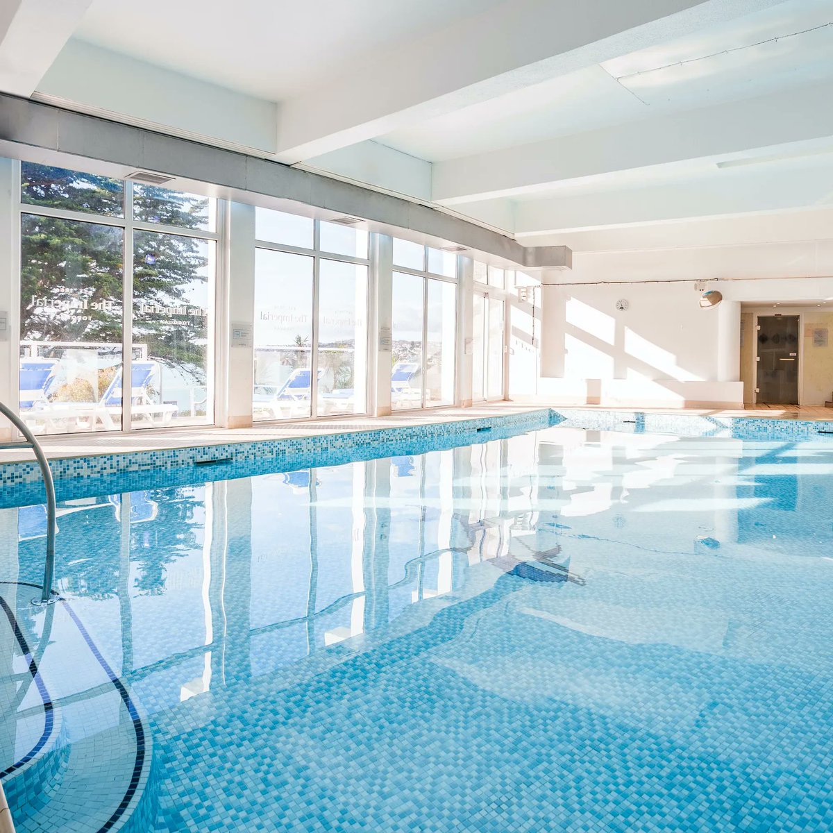 ❄️ As temperatures drop, indulge in a warming Spa Day ❄️
Prices starting from £79 per person buff.ly/3H8OMp3 
💆 60min treatment 🍽️ 2 course lunch 🏊 Full use of our Spa facilities
Also available as a gift voucher for the perfect present! 🎁 buff.ly/3XT5sqG