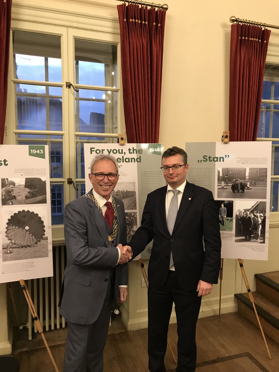 PLinManchester's tweet photo. 🖼️Exhibition about #Sosab opened by🏴Mayor David Taylor and🇵🇱CG Michał Mazurek.
👉Now available at Stamford Town Hall for all history geeks and intrepid💪adventure seekers of the yet unknown🧐facts.
Visit Stamford and get to know more about🪂#Sosab
#SosabWeek https://t.co/vKsR8BsgNO