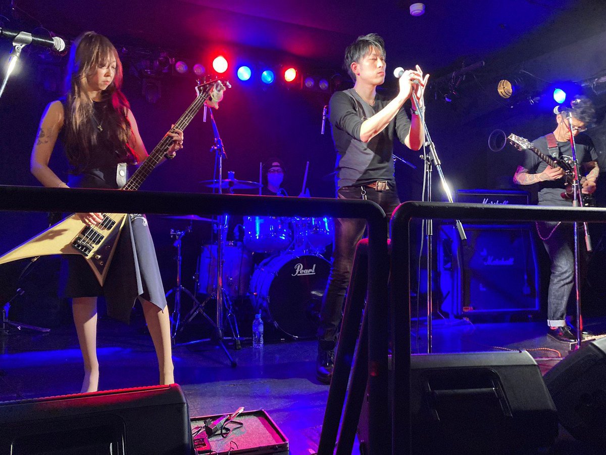 annye0121's tweet photo. 今年最後のライブは最高でした https://t.co/xzmu0nV2gu