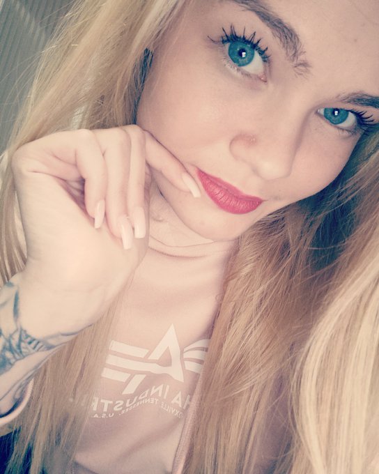 Hey , i wish you a nice day 🥰💓  #haileyhaze #single #girl #cute #nails #blondehair #happy #singlegirl<a href="/tag/haileyhaze"class="tags">#haileyhaze</a><a href="/tag/single"class="tags">#single</a><a href="/tag/love"class="tags"><span>#love</span></a><a href="/tag/cute"class="tags"><span>#cute</span></a><a href="/tag/girl"class="tags"><span>#girl</span></a><a href="/tag/happy"class="tags"><span>#happy</span></a><a href="/tag/sexy"class="tags"><span>#sexy</span></a><a href="/tag/girlfriend"class="tags"><span>#girlfriend</span></a><a href="/tag/nails"class="tags"><span>#nails</span></a>