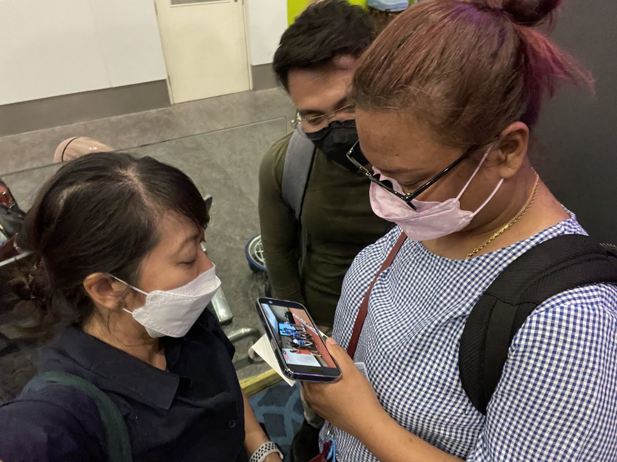 Announcing the winner, live on fb while waiting to board the plane #ohkl