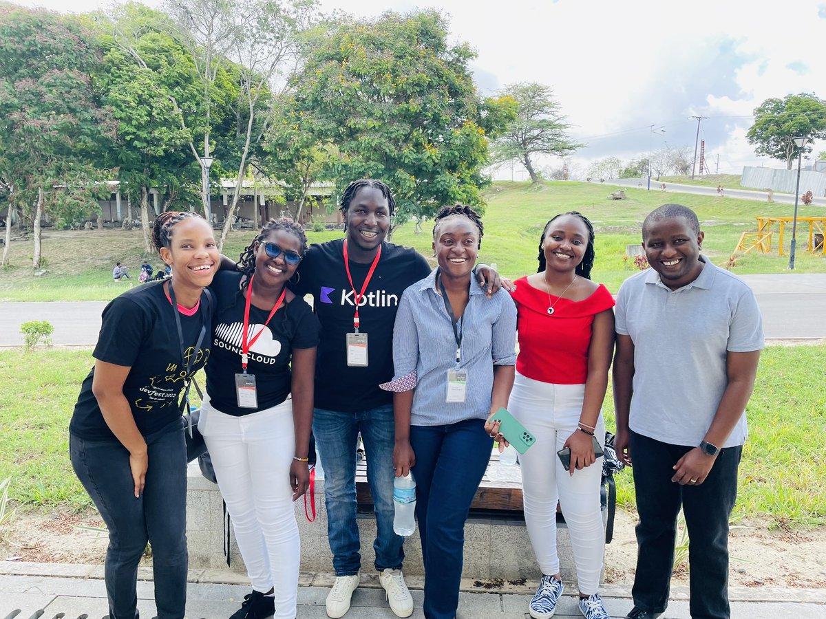 naaminiyonazi's tweet photo. Crazy long and busy weekend, but my heart is FULL after such an eventful #DevFestDar22  #DevFest22 Thank you for comingggggg 🤗 https://t.co/XHgNanHhCG