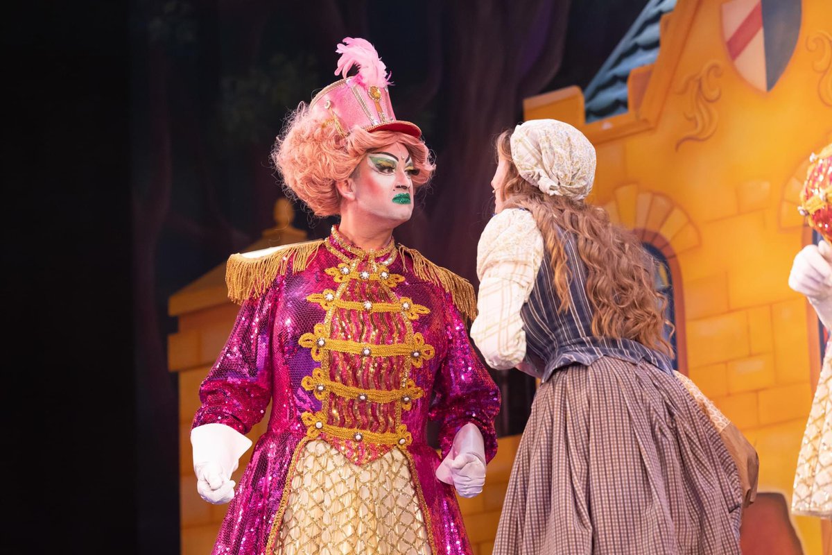 AmyLGoodwin's tweet image. ✨CINDERELLA✨ @harlowplayhouse @KD_Theatre #myxmasfamily #princess #pantotime