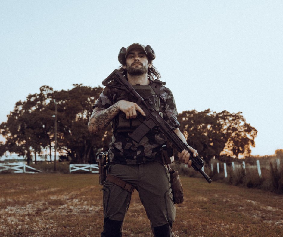 WarriorAssaultS's tweet photo. We've loved to see @samm.seeley rockin' some of our gear in his latest projects including @sunrayseries and @okami_film.
Here's our baseball cap and laser cut LPC carrier and triple mag detachable panel.
#warriorassaultsystems #lpc #platecarrier #okami_series #sunrayseries https://t.co/v4Q3pLbEnB