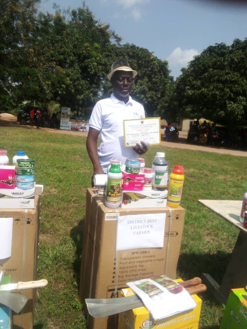 Bayefgh's tweet photo. A beneficiary of our AgriSeminar #AgriSeminar  programme, Mr Emmanuel Aho has been named the best #CropFarmer in the  Central Tongu District.
Congratulations Sir !! @VoltaRegion @cbedzina @FAO https://t.co/o2sEFddS5I