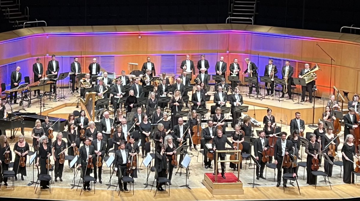 philbertpauken's tweet photo. After 3 weeks away, it’s great to be back home &amp; ❤️ to be playing such delicious music! @LudovicMorlot paced the programme perfectly &amp; soloist @rabiman29 turned out a terrific Tchaik! Both Wagner’s Prelude &amp; Liebestod &amp; Prokofiev’s Romeo &amp; Juliet are personal favourites! 🎶❤️🎶 https://t.co/ejCTZiVLxA
