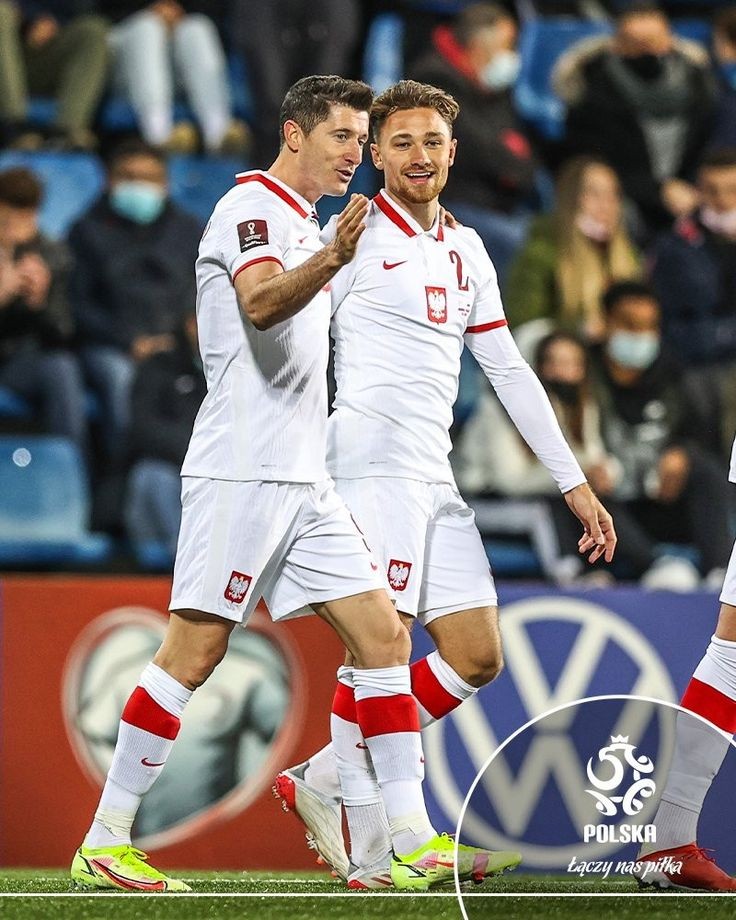 slodkirogal's tweet photo. — matty gotówka miałeś łamać ich, a nie siebie, czaisz? 
— czaję. 

#POLFRA https://t.co/StB5waqJVo