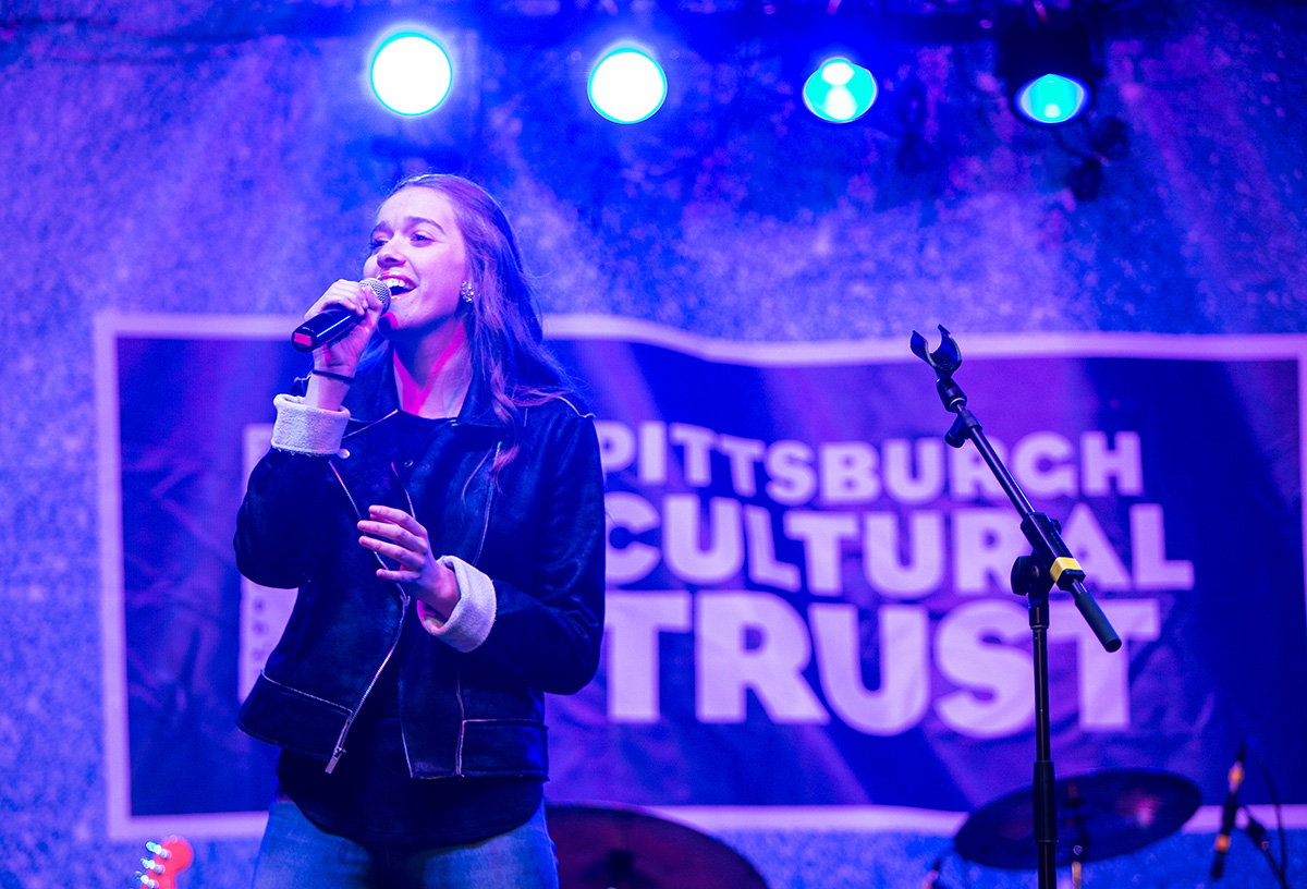 CulturalTrust's tweet photo. π¨ LAST CHANCE! π¨ Auditions for the the @WilliamsUpdates SING-OFF close tonight! π€ Singers grades 6-12 could win $500 cash, $1,000 for their school's music dept, and the chance to perform on stage at @Highmark #FirstNightPGH!
CLOSING AT MIDNIGHT βΆοΈ https://t.co/JyE6ndnm4v https://t.co/V0PAWYKhTg