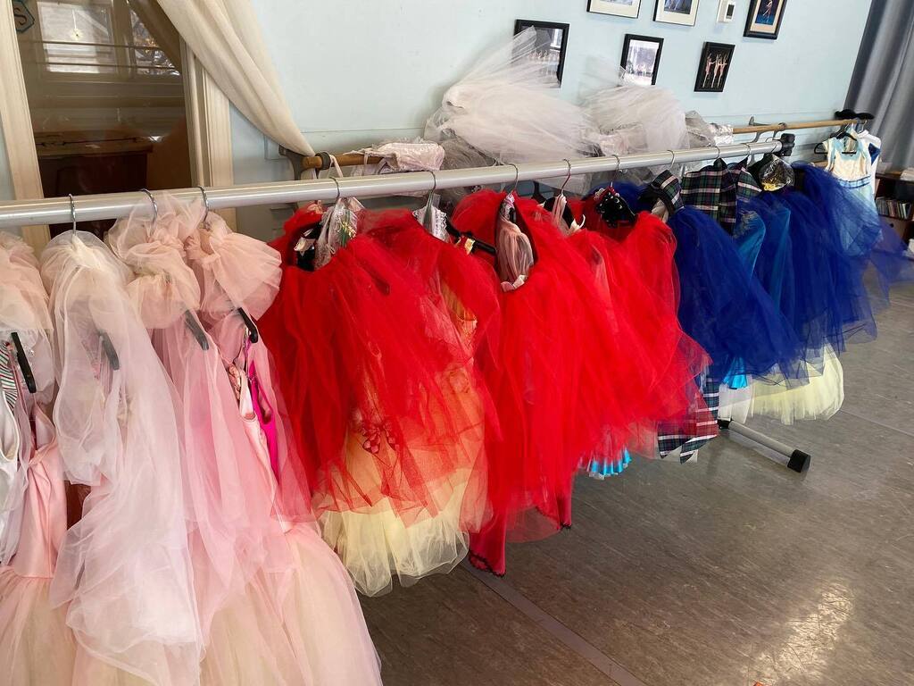 balletarts's tweet image. Everything is set to go for our costume try-on today!
#balletarts #doylestownballet #winterwonderland #holidayballetseason instagr.am/p/ClwIh4hrbPR/