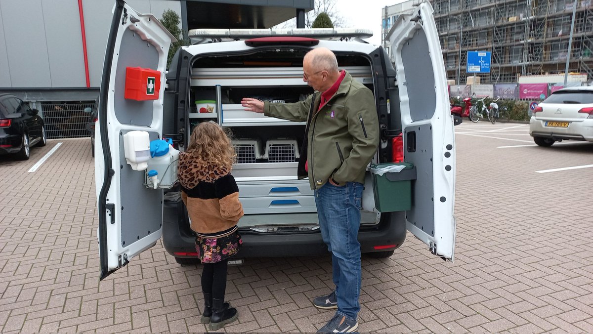 Wat een keurige, schone, snelle, vriendelijke en correct communicerende dierenambulance <a href="/dierenambulance/">dierenambulance</a> Noord West Veluwe