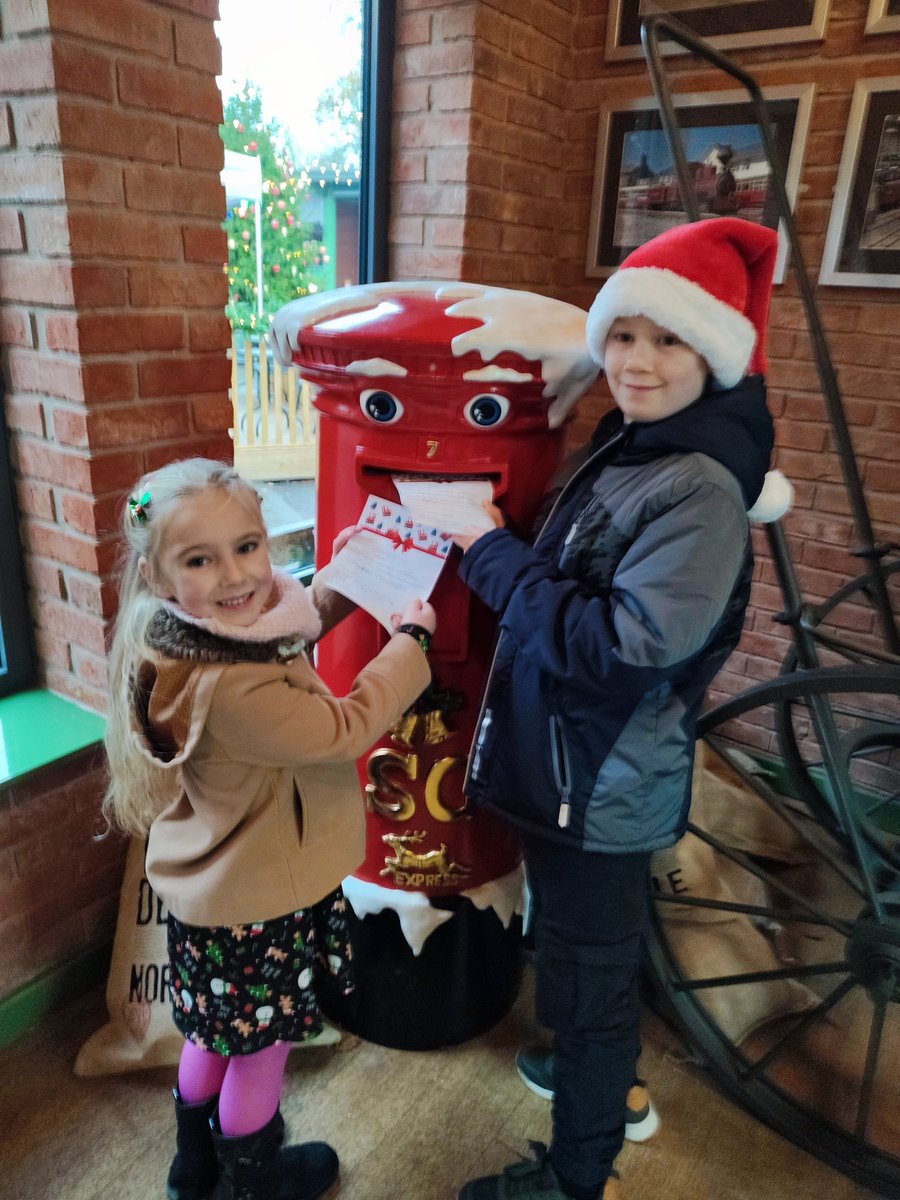 Had an amazing day seeing Santa <a href="/StatfoldMuseum/">Statfold Country Park</a> it's beginning to feel a lot like Christmas 🎅🎁🎄🤶