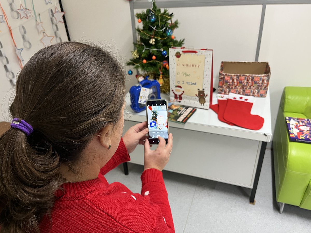 RedhillGuild's tweet image. 🎄  It was great to catch up with the Elves at Santa Stork recently and see the amazing work they do within our community each Christmas. The difference they make to thousands of children cannot be overestimated.
cont...
stripeystork.org.uk/santastork/
#SantaStork #StripeyStork