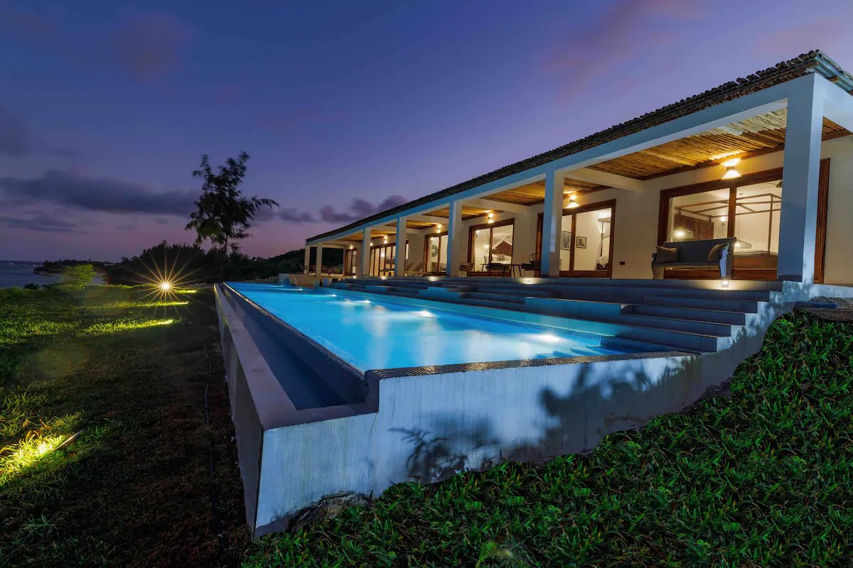 hadestays's tweet photo. This tantalizing Villa in Matemwe, Zanzibar will cost you $400 a night. Hosts 8 guests, and has 4 bedrooms.
Link to book: https://t.co/wNmbPaXGqt
#HadeHomes #Travel #WorldCup #Zanzibar #Africa https://t.co/skCZnWt27w