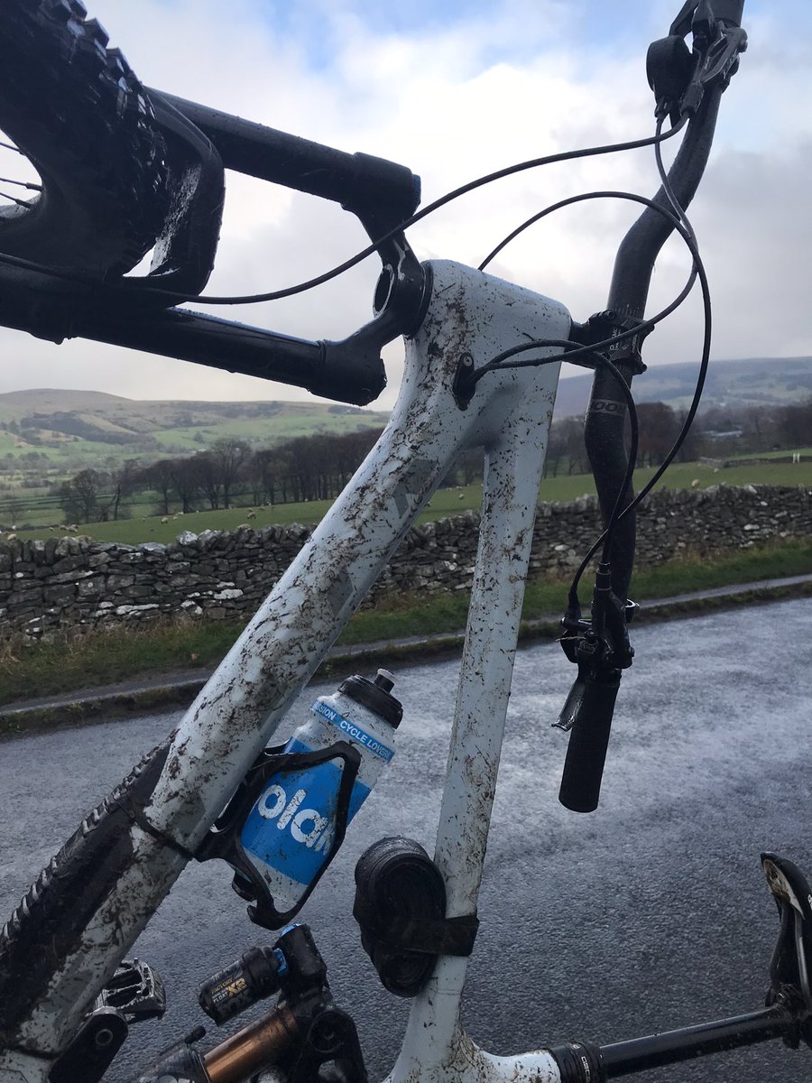 mountainmug's tweet photo. Muddy Mam Tor today  #mtb #cycling https://t.co/QiBkHhqXiC
