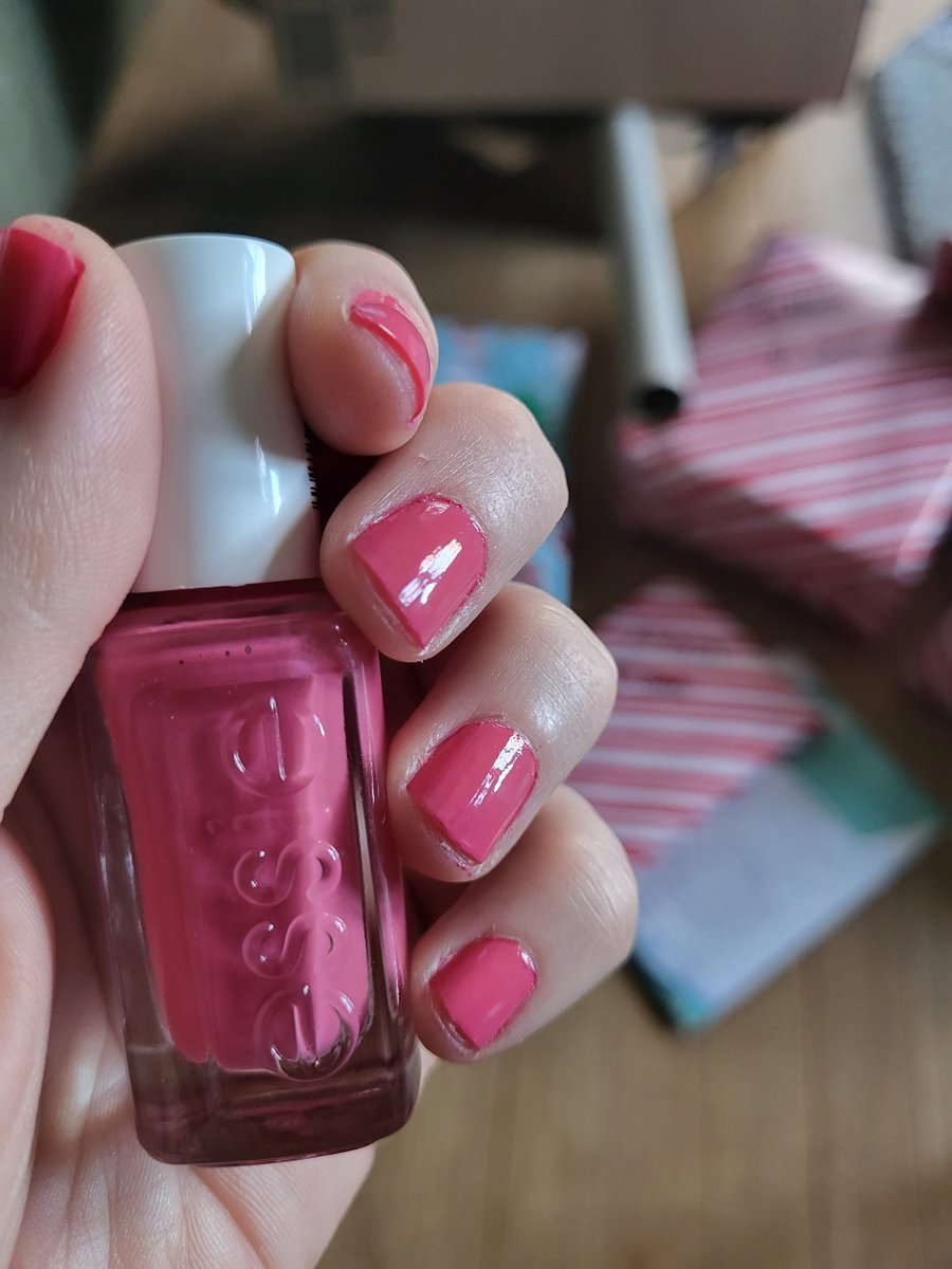 JenniButtonUSA's tweet photo. This week's nail selection brought to you by @essie::Crave The Chaos.

#TeacherLife #ThreeMoreWeeks https://t.co/Ruv0UQo07u