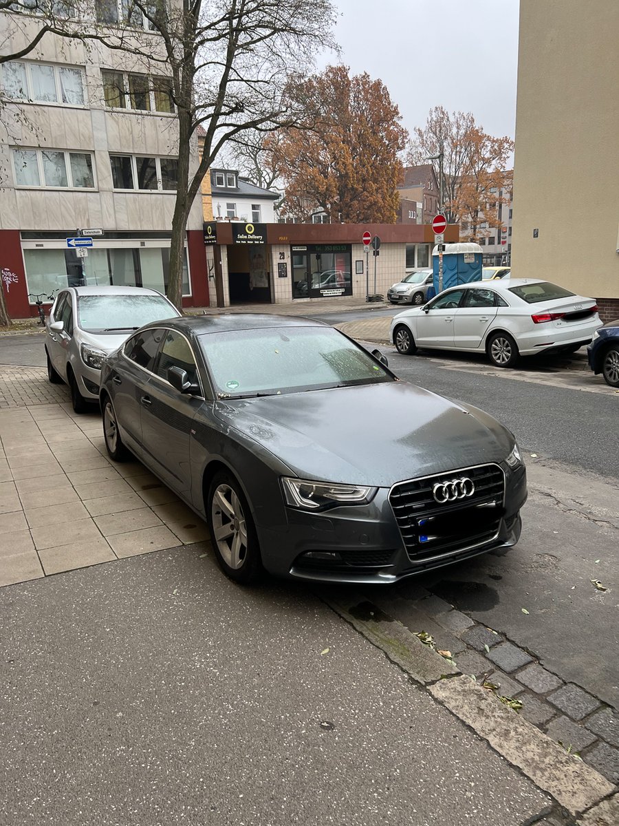 Morgen 30-Tägiges Jubiläum. Geschenk vom Ordnungsamt: Kostenloser Parkplatz auf dem Gehweg!
2022-12-02, 2022-12-03, 2022-12-04
#Hannover #Falschparker #MehrPlatz