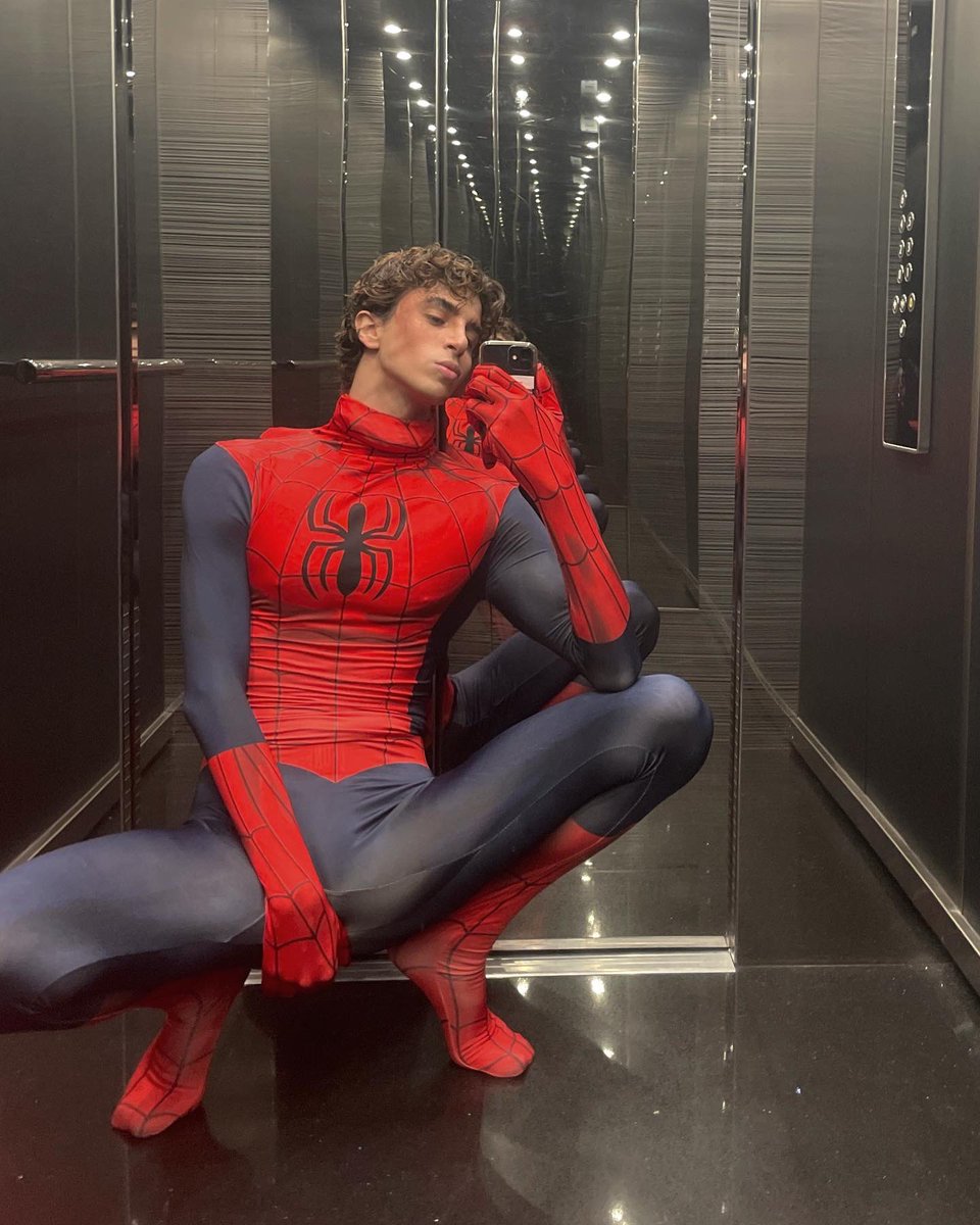 itsalesschessa's tweet photo. Ready for save the world 💗

#Spiderman #hotspiderman https://t.co/tQbHQ9eNw8
