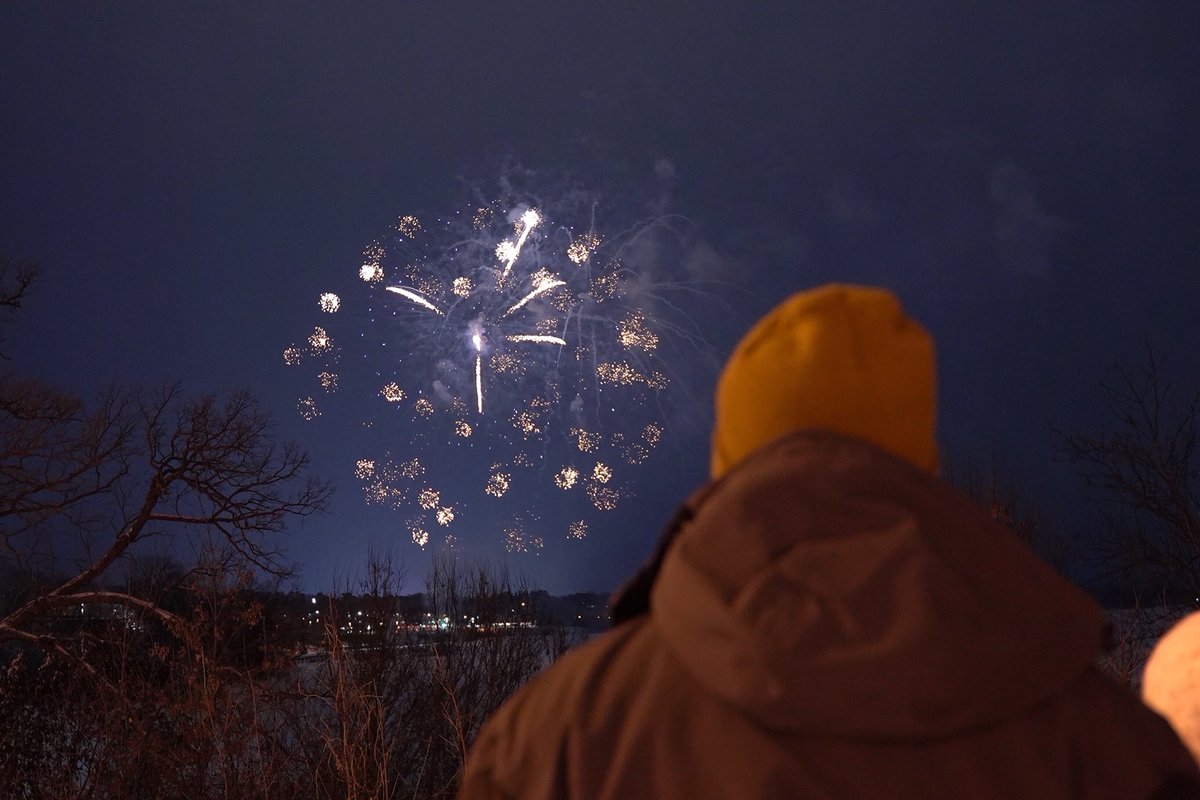exploremenom's tweet photo. Winter Daze Parade & Fireworks are coming up on December 8, 2022. Donโt miss the festivities!
https://t.co/xObixwGpI3
#ExploreMenomonie #MenomonieWI #WisconsinFun https://t.co/Di6qMkwwbn