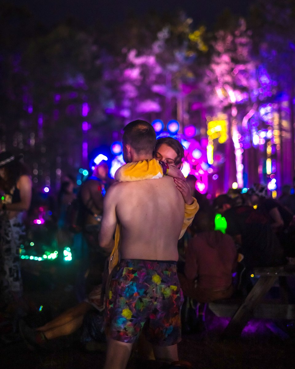 Electric_Forest's tweet photo. Forest hearts light up at night. ⚡️🌲 #ForestFamily 

#EF2018, #EF2019 and #EF2022 Forest Family and Festival photos are available for purchase - create wall and desk art, as well as keepsakes like masks, magnets and mugs, greeting cards and more: https://t.co/vaBj1ninDk https://t.co/HrKDQ8pc9h
