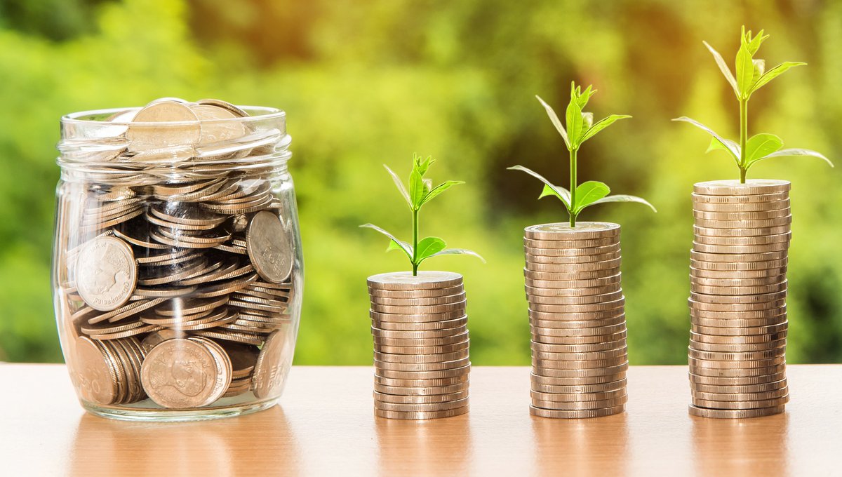 #Aktien belohnen ihre Inhaber mit laufenden Erträgen in Form von #Dividenden – und mit langfristigen Wertzuwächsen.
Über eine Investition in breit streuende #Aktienfonds federn Sie extreme Kursschwankungen ab + profitieren vom Know-How der Profis.
bit.ly/2F6gVOs
#Fonds