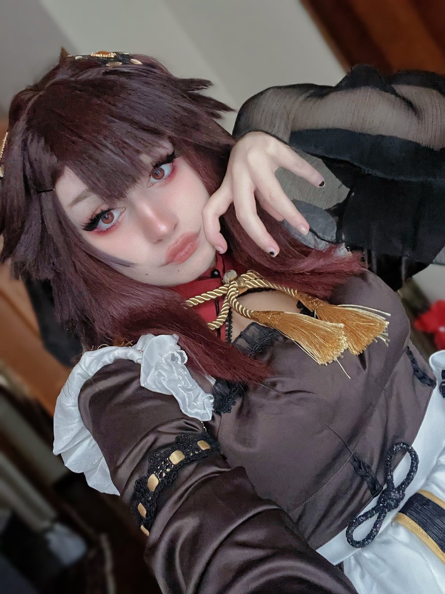 MochichuuC's tweet photo. Spooky enough? 🥺 @uwowocosplay 🎀 https://t.co/0kXcmBtWj9