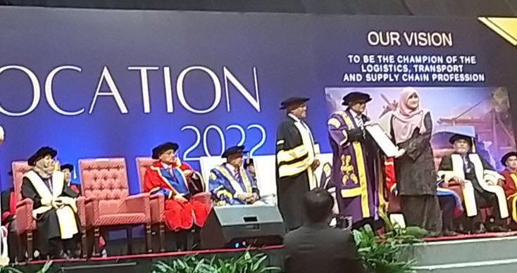 miatexecclub's tweet photo. The certificate was received by Assoc. Prof. Dr. Nor Aida Binti Abdul Rahman, Head of Aviation Management Universiti Kuala Lumpur (UniKL MIAT). https://t.co/9Z8Qe0D1Uk