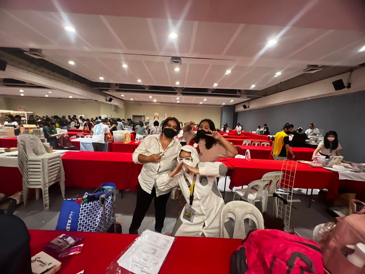 And that's a wrap for #PASKOMIKET2022 ! 

Thank you to everyone who came by our booth (<a href="/arte_bells/">Arte Bells ||</a> ) and took an art with them home! Hope you can share some of your hauls from us. Cheers!

Happy to see many dentistry docs &amp; students smiling to see a dent related sticker! ;w;