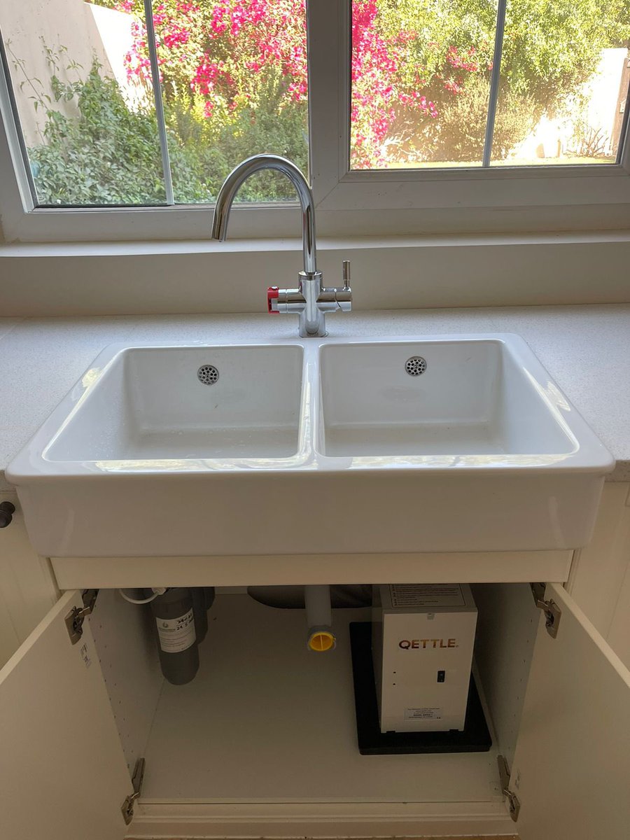 Permatechme's tweet image. Boiling &amp;amp; filtered-chilled water in one place. The Qettle tap offers an array of advantages, including a strong water flow with an impressive chilled temperature.

#boilingtap #Filteredwater #UAE #Dubai