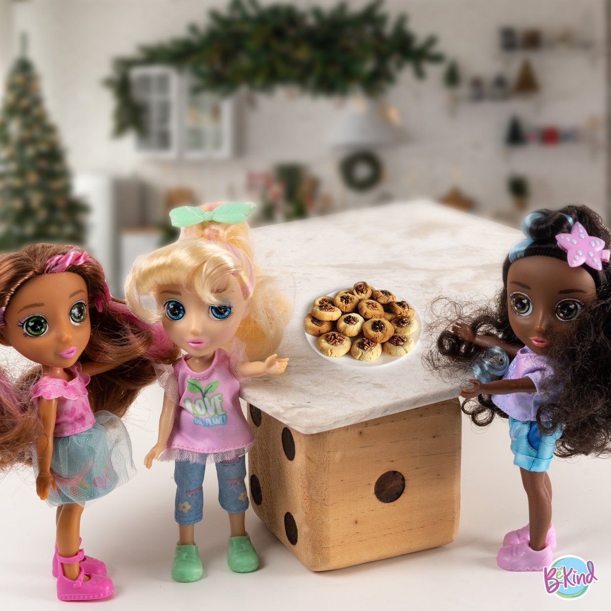 Lets bake cookies together!

#bekind #bekinddolls #nationalcookieday