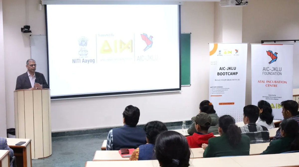 AicJklu's tweet photo. #SIP2022
AIC-JKLU has successfully completed a three-day "SIP BOOTCAMP" as a part of the "Student Innovation Program" at JKLU University Campus, Jaipur. The participants have presented their prototype and they were assisted by mentors and also reviewed by Judges. https://t.co/OEbD1QfXXe
