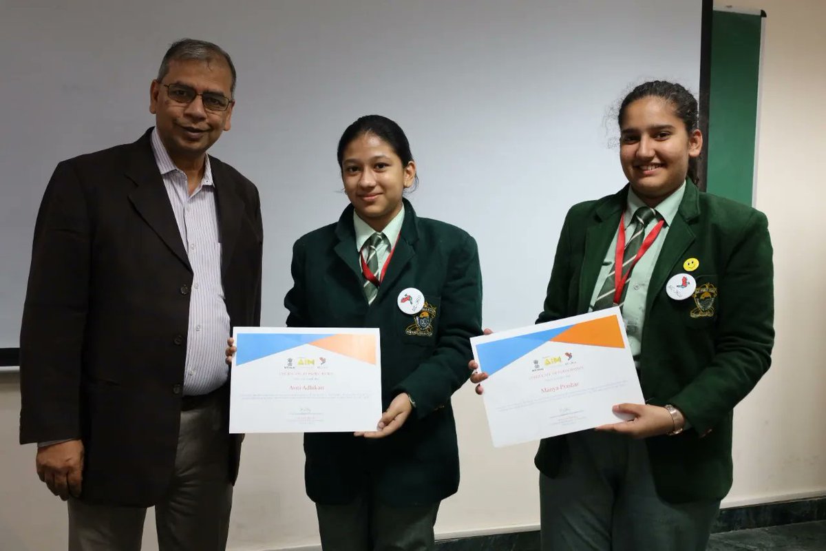 AicJklu's tweet photo. #SIP2022
AIC-JKLU has successfully completed a three-day "SIP BOOTCAMP" as a part of the "Student Innovation Program" at JKLU University Campus, Jaipur. The participants have presented their prototype and they were assisted by mentors and also reviewed by Judges. https://t.co/OEbD1QfXXe