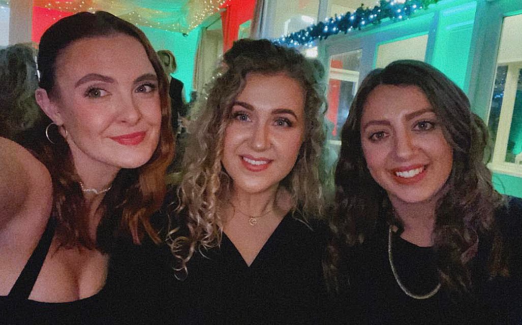 _MissWhiteMaths's tweet photo. Christmas @ Crickhowell #TeacherNightOut 🎄🥰 https://t.co/HtL1dC6vz2