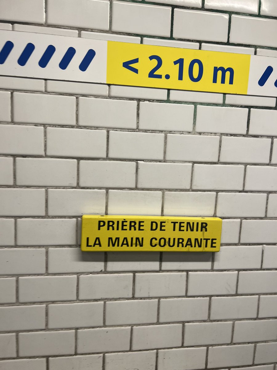DylanRaffin's tweet photo. @NetflixFR  vous avez libéré the thing ? https://t.co/dqM2QaQ8Xt