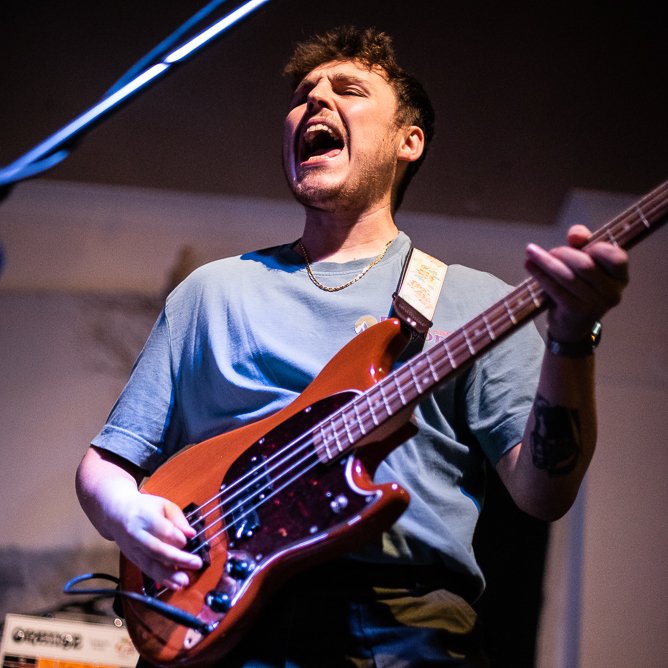 fretphotography's tweet photo. well hey it's been a while! what a fun first show back 📸 @bigfatbig_ supporting @MarthaDIY at @Monoglasgow https://t.co/aK02wIaHYI