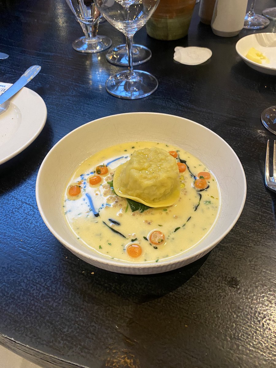 Tim122Grey's tweet image. Amazing lunch at Wild Rabbit , Kingham @wildrabbitpub . Relax for an hour in lovely bedroom and back to the bar soon . Great way to spend a Sunday night .
Could get used to this 😬