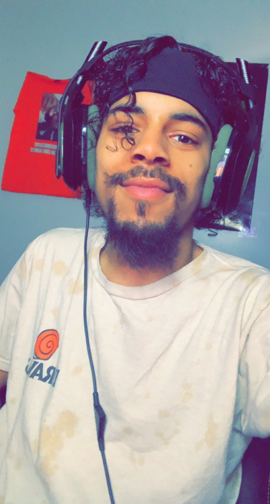 SimplySawce's tweet photo. LOCK IN 🔐 #SlickSunday Grinding Some More Camos on #Mw2 , then jumping into to #SuperAnimalRoyale 🐶🔥 #Social #GreatVibes 

https://t.co/9tyO0wyfFN | #OoslickSquad https://t.co/YOBrQe48gd