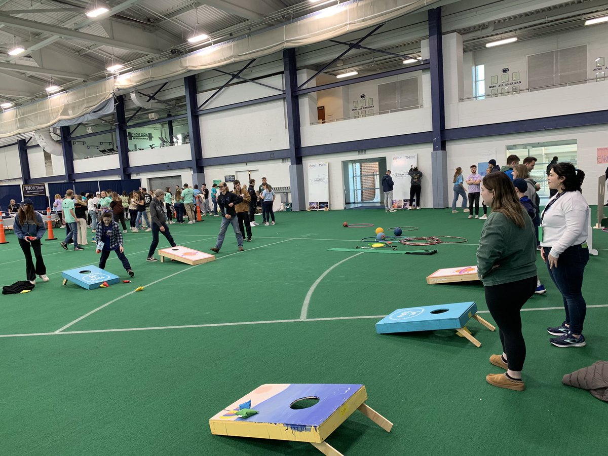 CalliJokes's tweet photo. I love corn hole with @springfieldpsu Celebrating #FamilyCarnival2022 @fourdiamonds @THON https://t.co/uMc477pqSr