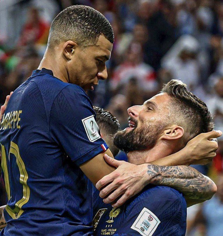 Soyalidiaz's tweet photo. A mi @_OlivierGiroud_ me levanta así y lo beso https://t.co/2Nwi09k1hB