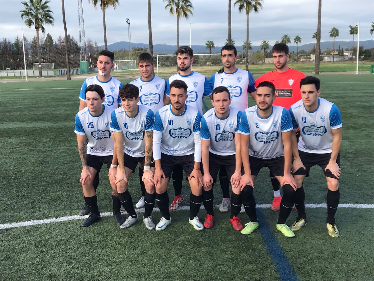 Onces iniciales y trío arbitral