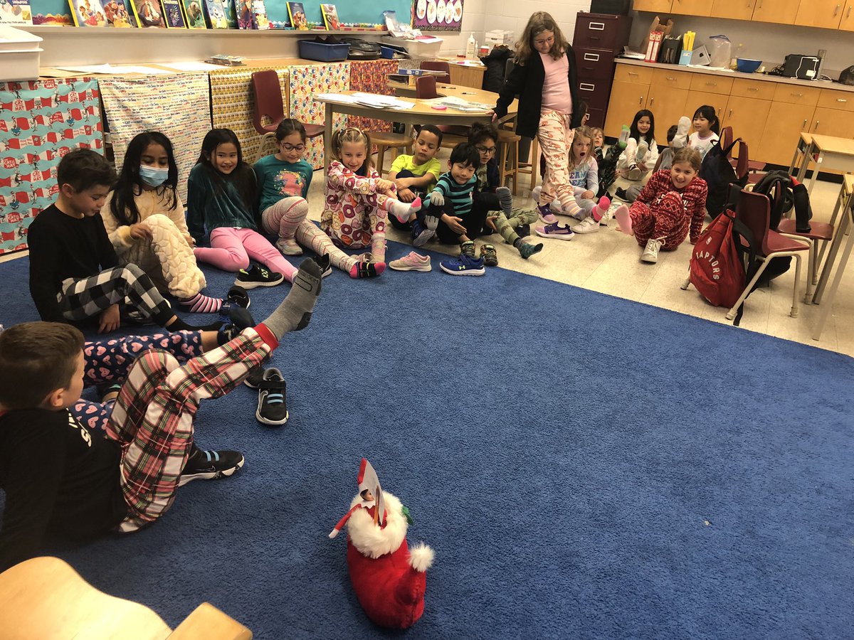 Miss Kelly's 2's tweet media